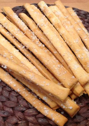 Una foto de Grisines (palitos con escamas de sal)