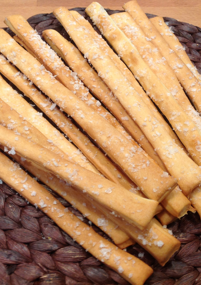 Una foto de Grisines (palitos con escamas de sal)
