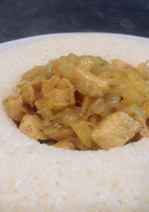 Una foto de Arroz al Curry con Pollo