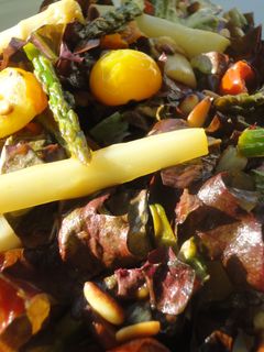 Una foto de Ensalada de espárragos caramelizados