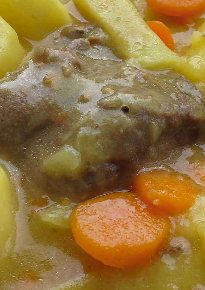 Una foto de Carrilleras con verduras y semillas de lino