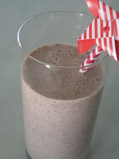 Una foto de Batido de plátano, fresa y chocolate