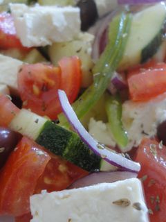 Una foto de Saláta Horiátiki o ensalada de pueblo