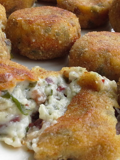 Una foto de Croquetas de cecina y algas