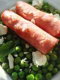 Guisantes con lomo adobado y queso de cabra
