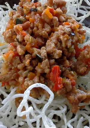 Una foto de Vermicelles fritos con ibérico