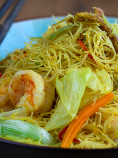 Una foto de Fideos de Arroz Fritos con Curry