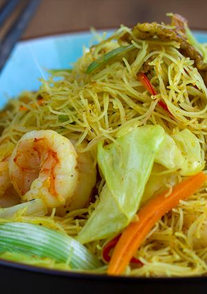 Una foto de Fideos de Arroz Fritos con Curry