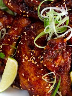 Una foto de Alitas de pollo picantes (estilo Thai)