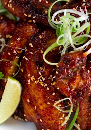 Una foto de Alitas de pollo picantes (estilo Thai)