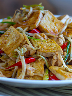 Una foto de Salteado de tofu con brotes de soja