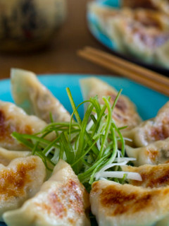 Una foto de Gyoza casera o Empanadillas japonesas (versión fácil)