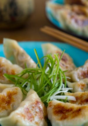 Una foto de Gyoza casera o Empanadillas japonesas (versión fácil)