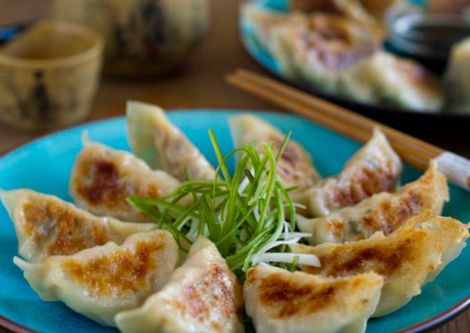 Gyoza Casera O Empanadillas Japonesas Versión Fácil Receta De Kwan Cookpad 