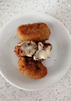 A picture of Creamy iberico ham croquetas.