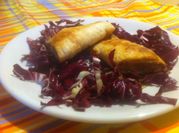 Una foto di radicchio e salsiccia