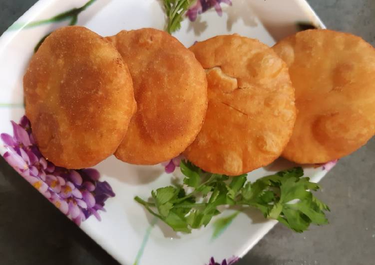 Steps to Prepare Award-winning मुंग दाल की कचोरी