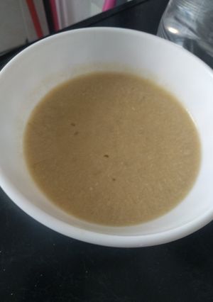 Una foto de Papilla de pollo con menestra de verduras para bebé