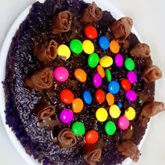 A picture of Biscuit gems cake.