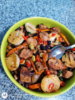 Una foto de Ensalada de porotos con masita de cerdo