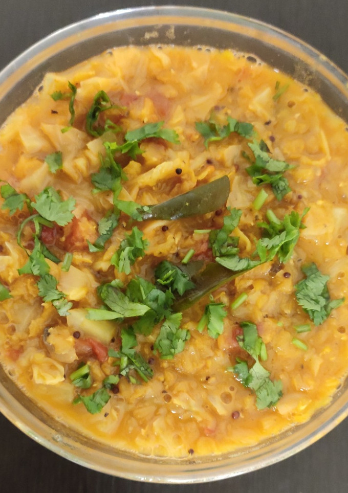 மசூர் பருப்பு, முட்டைக்கோஸ் (Masoor dal Cabbage sambar recipe in tamil) செய்முறை முக்கிய புகைப்படம்