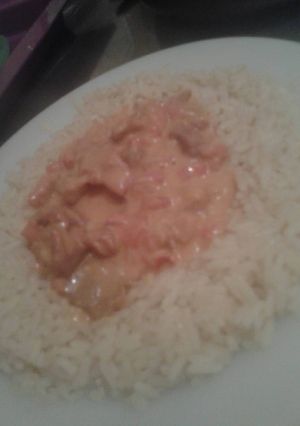 Una foto de Goulash con arroz