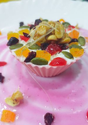 A picture of Fruit n Pepper frozen yogurt with peppercorn peanut crunch.
