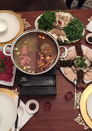 Hình của món Lẩu Mông Cổ (Nước dùng).