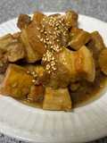 Thịt kho với giò