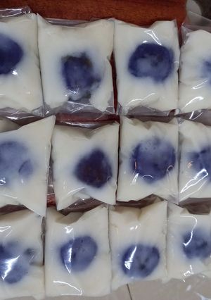 Hình của món Bánh ít trần nhân dừa.