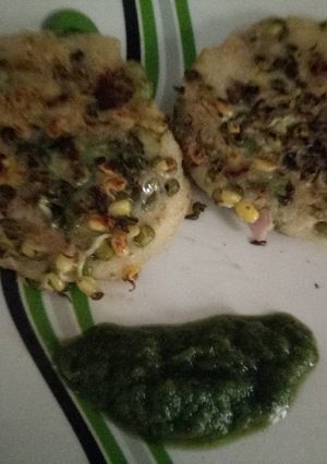 A picture of Bread & sprouts Uttapam.