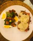 Milanesas (SIN pan rallado) a la napolitana con ensalada tibia de calabazas