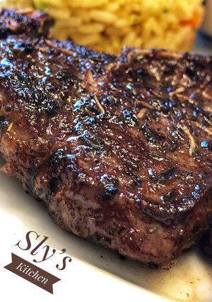 A picture of Lamb Chops with Garlic & Herbs.