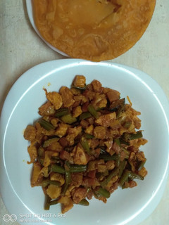 A picture of Stir fried chicken with vegetables#breakfast quickfix.