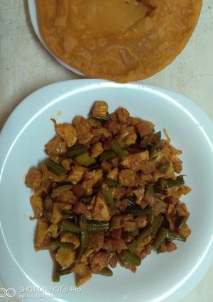 A picture of Stir fried chicken with vegetables#breakfast quickfix.