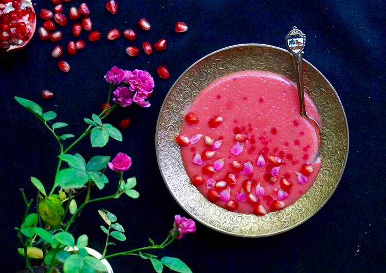 Guide to Prepare Rose and Pomegranate Custard