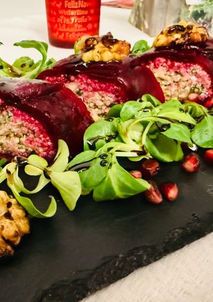 Diós -quinoás céklarolád recept fotója