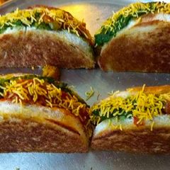 A picture of Bread Chicken Sandwich.