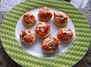 Una foto de canapé de pollo