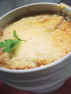 Una foto de Sopa de cebolla francesa