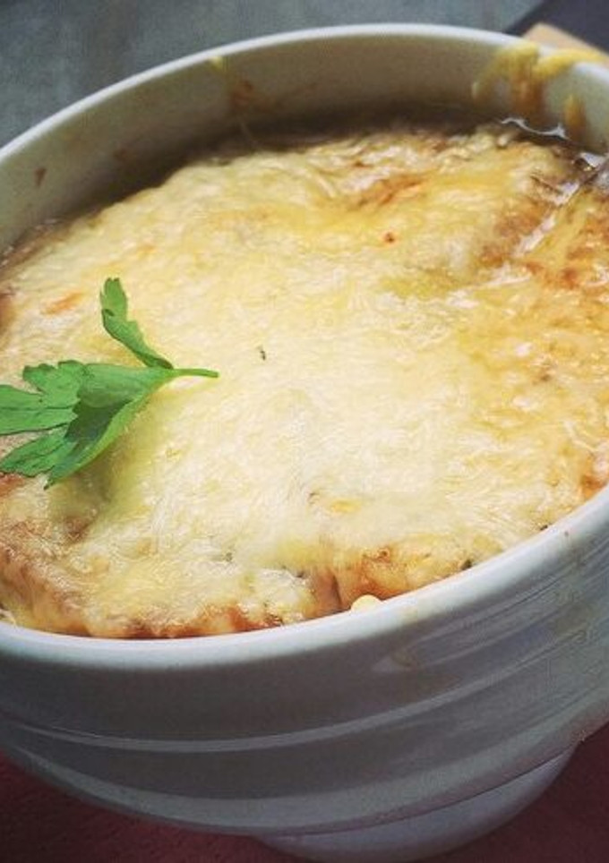 Una foto de Sopa de cebolla francesa