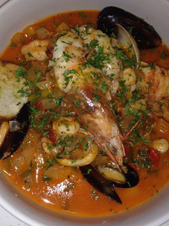 Una foto de Cazuela de mariscos fácil