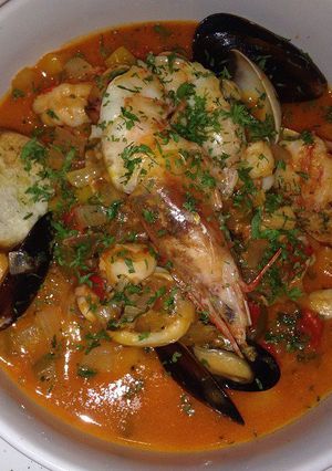 Una foto de Cazuela de mariscos fácil