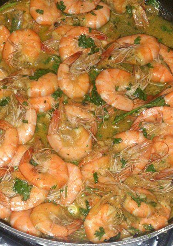 Una foto de Langostinos con coco