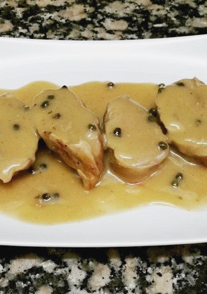 Una foto de Solomillos de ternera en salsa de pimienta verde 