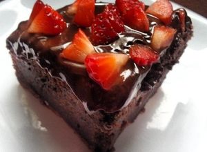 Una foto de Bizcocho de chocolate intenso