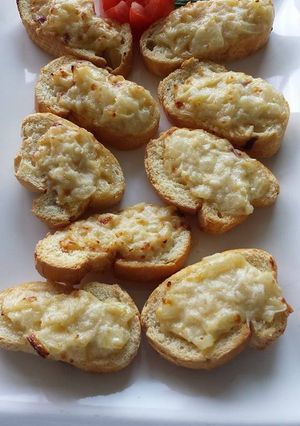Una foto de Montaditos de puerro gratinado