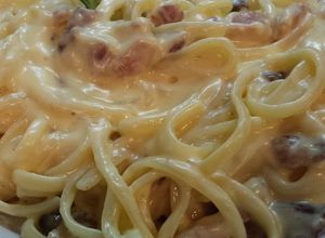 Una foto de Espaguetis a la carbonara 