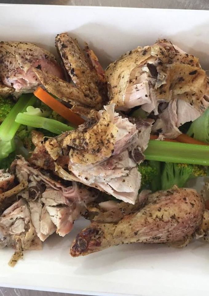 Una foto de Pollo al Horno a las Finas Hierbas