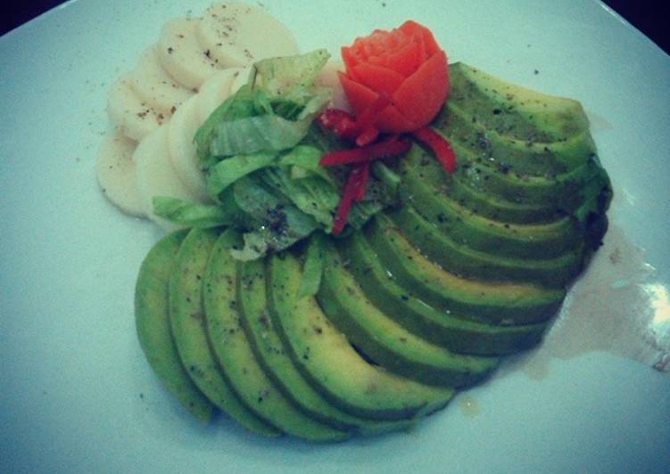 Ensalada de aguacate y palmitos